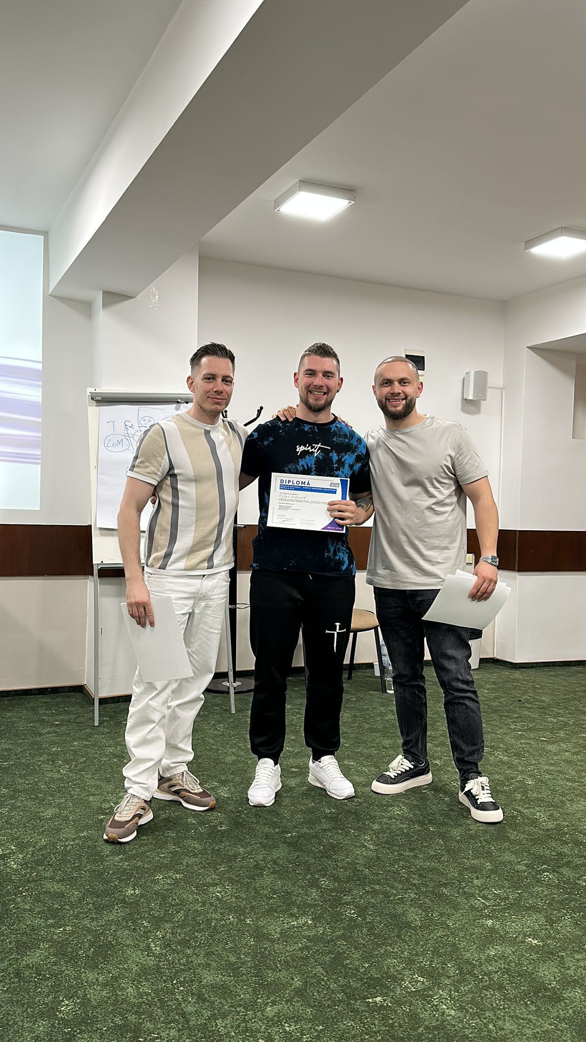 Eduard Colar primește diploma de terapeut manual, 2024