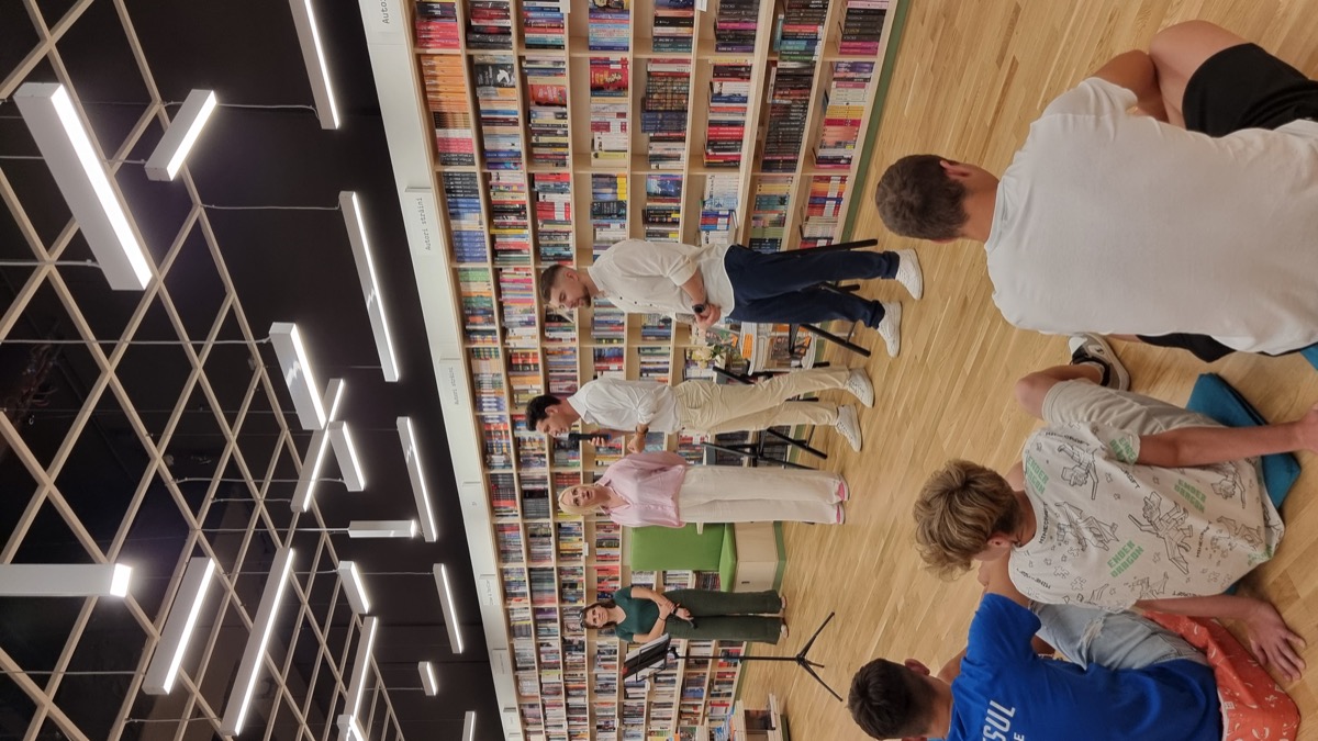 Prezentare educațională la librărie, 2025